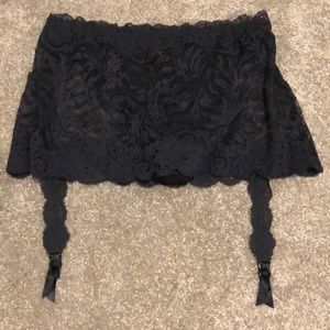 Vintage Victoria’s Secret Black Lace Lingerie - M